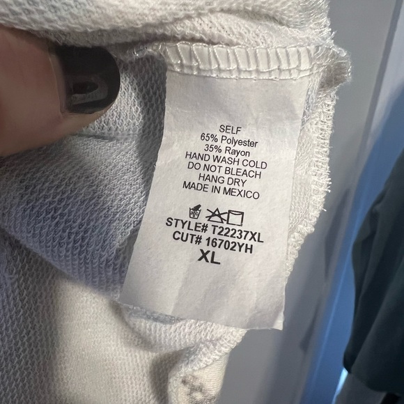 White Birch XL top! Never worn - Picture 3 of 3